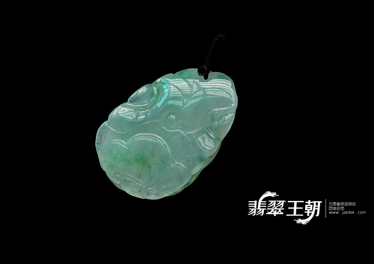 冰种飘翠缅甸翡翠年年有余挂件