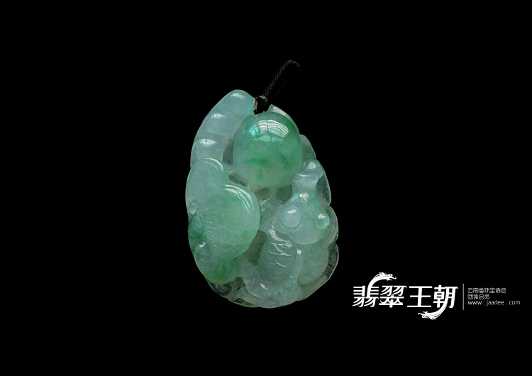 冰种飘翠缅甸翡翠年年有余挂件