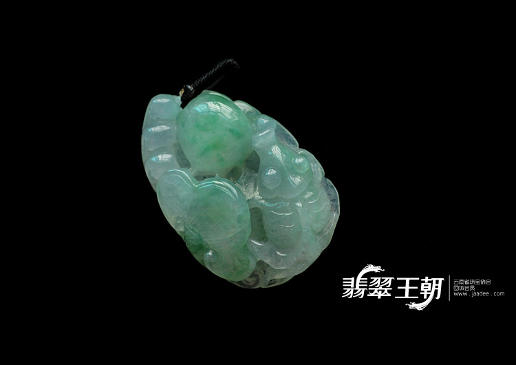冰种飘翠缅甸翡翠年年有余挂件