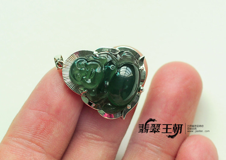 冰种油青缅甸翡翠包白金玉佛挂件