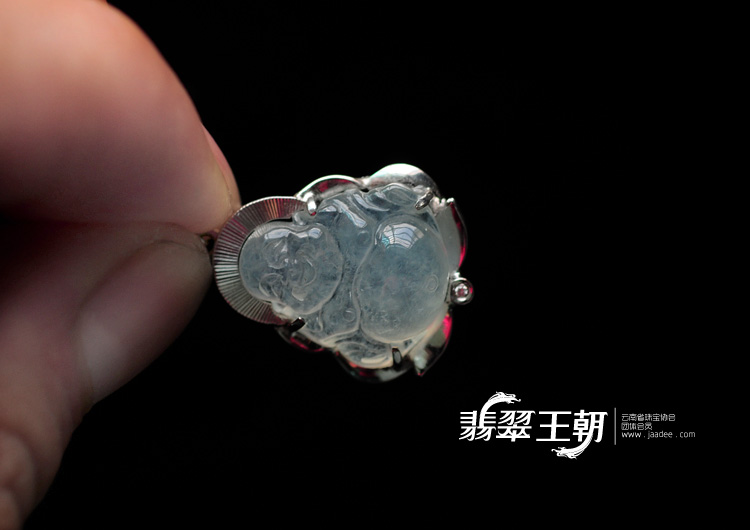冰种缅甸翡翠包白金玉佛挂件