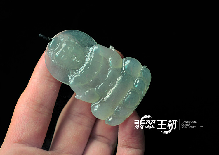 冰种晴水缅甸翡翠观音挂件