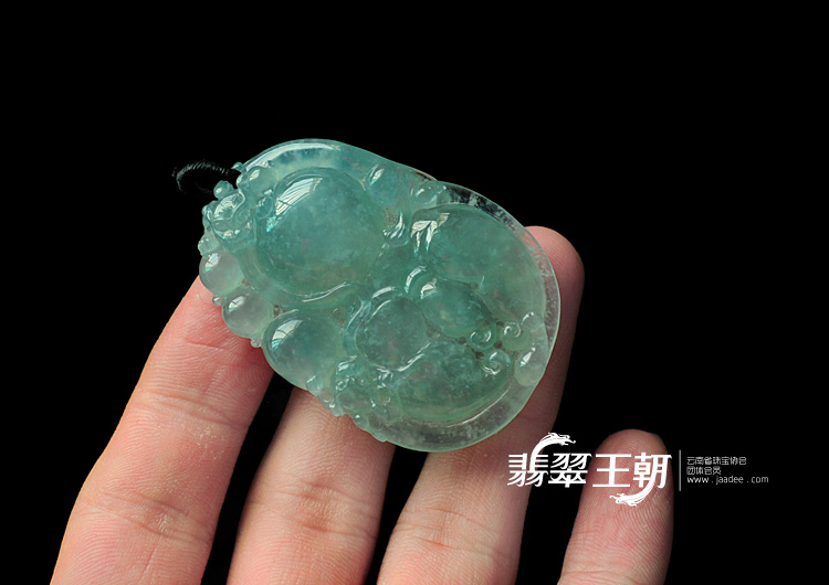 冰种蓝晴水缅甸翡翠如意寿挂件