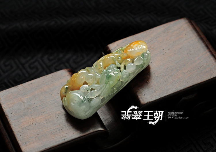 糯冰种黄翡飘花缅甸翡翠金玉满堂挂件
