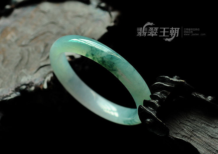 冰种飘花缅甸翡翠手镯(56.3mm)