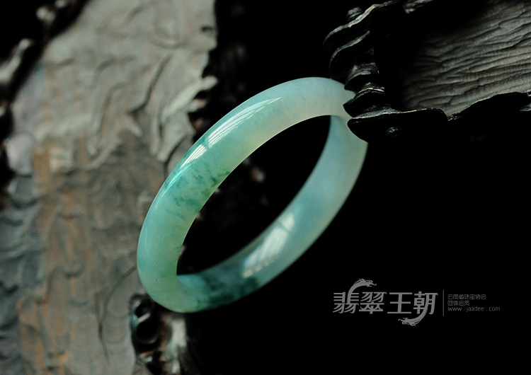 冰种飘花缅甸翡翠手镯(56.3mm)