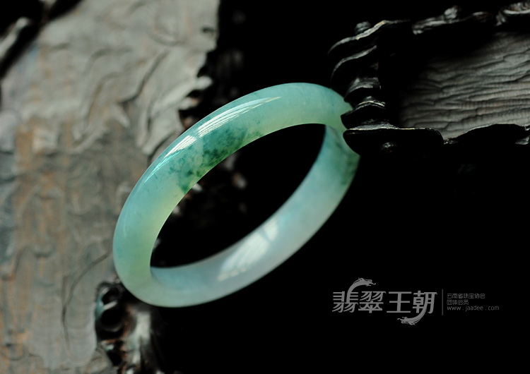 冰种飘花缅甸翡翠手镯(56.3mm)