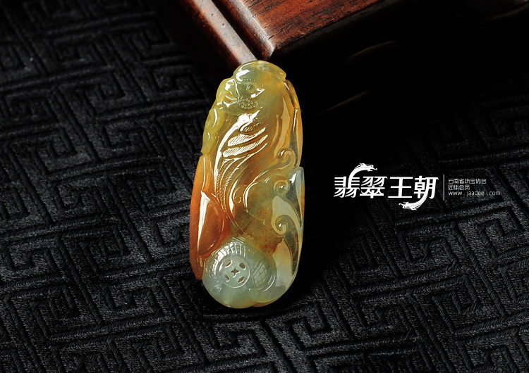 冰种黄翡缅甸翡翠英明神武挂件