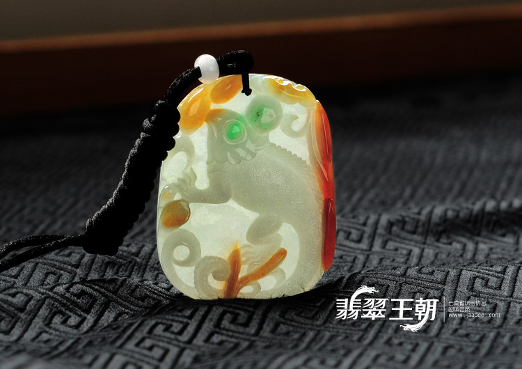 糯冰种三彩缅甸翡翠今非昔比挂件