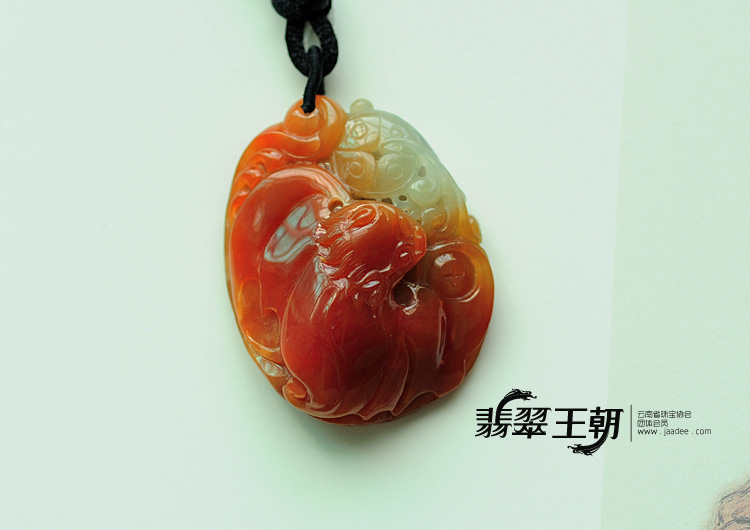糯冰种红翡缅甸翡翠福在眼前挂件