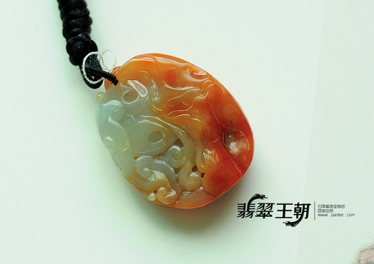 糯冰种红翡缅甸翡翠福在眼前挂件