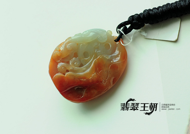 糯冰种红翡缅甸翡翠福在眼前挂件