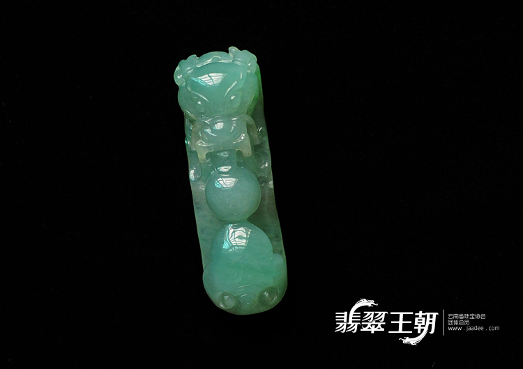 冰种晴水缅甸翡翠龙钩挂件