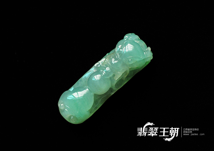 冰种晴水缅甸翡翠龙钩挂件