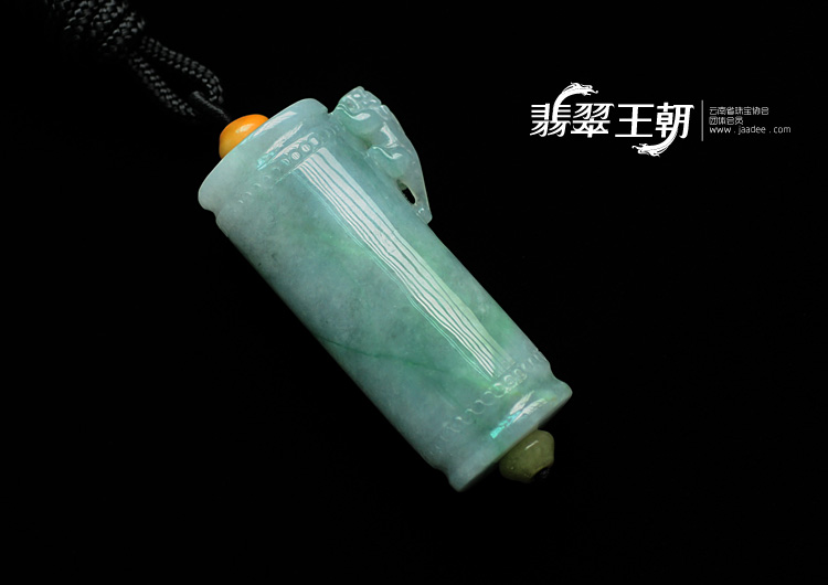 糯冰种飘花缅甸翡翠擎天柱挂件