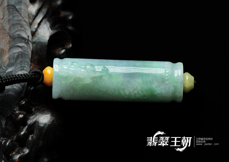 糯冰种飘花缅甸翡翠擎天柱挂件