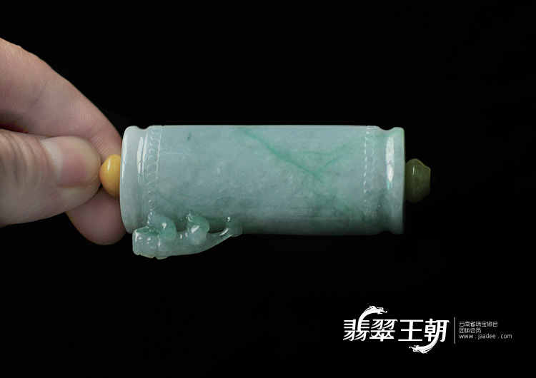 糯冰种飘花缅甸翡翠擎天柱挂件