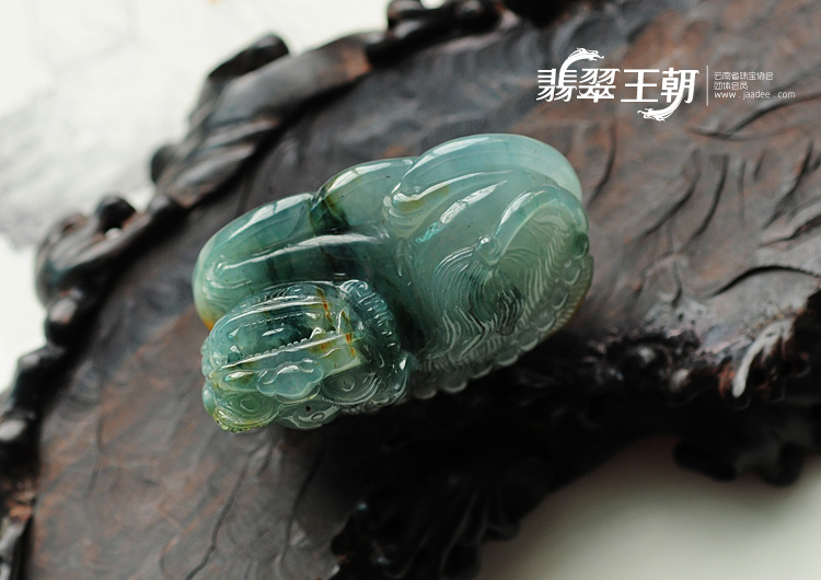 糯冰种飘花黄翡缅甸翡翠貔貅挂件