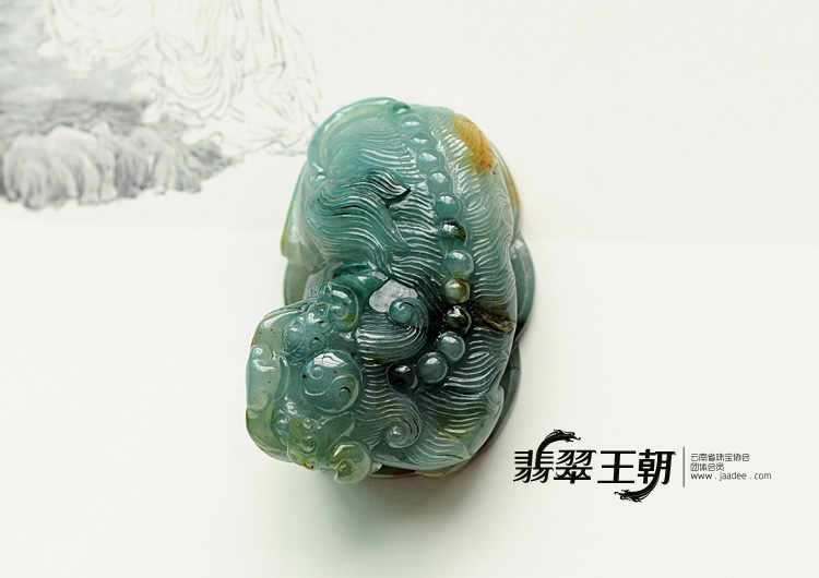 糯冰种飘花黄翡缅甸翡翠貔貅挂件