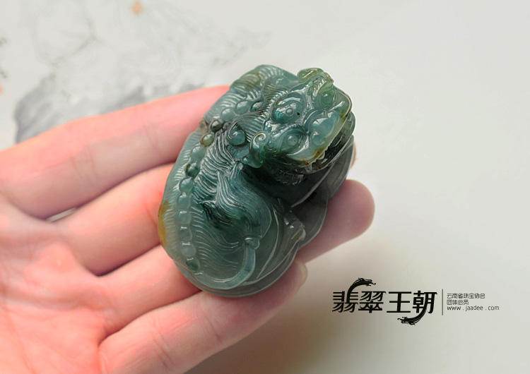 糯冰种飘花黄翡缅甸翡翠貔貅挂件