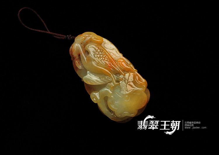 糯冰种黄翡缅甸翡翠仙鹤挂件