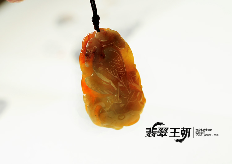 糯冰种黄翡缅甸翡翠仙鹤挂件