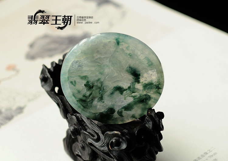 冰种飘花缅甸翡翠雄鹰展翅挂件