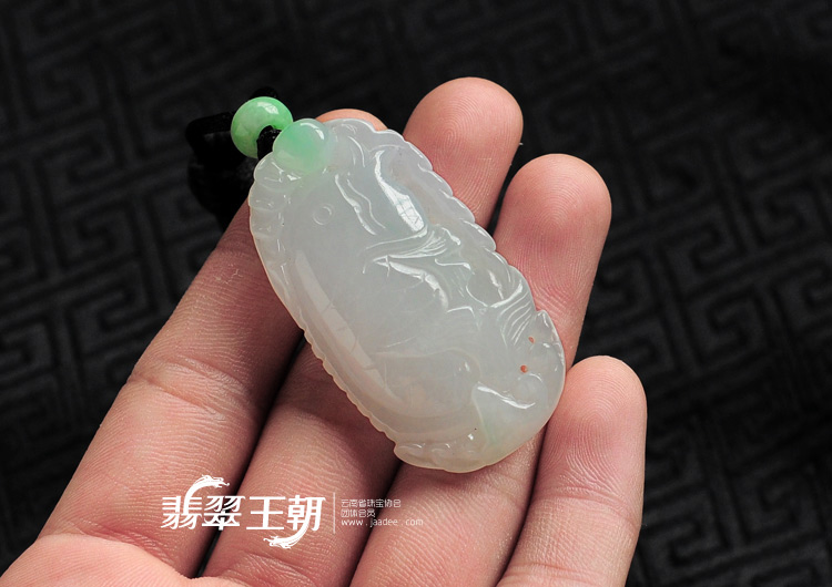 糯冰种飘翠缅甸翡翠年年有余挂件