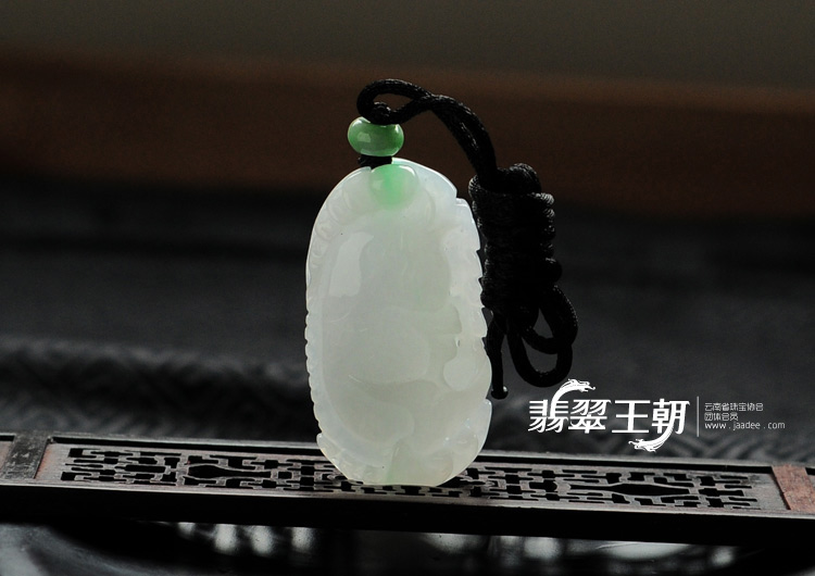 糯冰种飘翠缅甸翡翠年年有余挂件