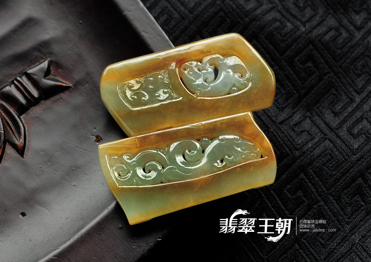冰种黄翡缅甸翡翠龙凤呈祥挂件(一对)