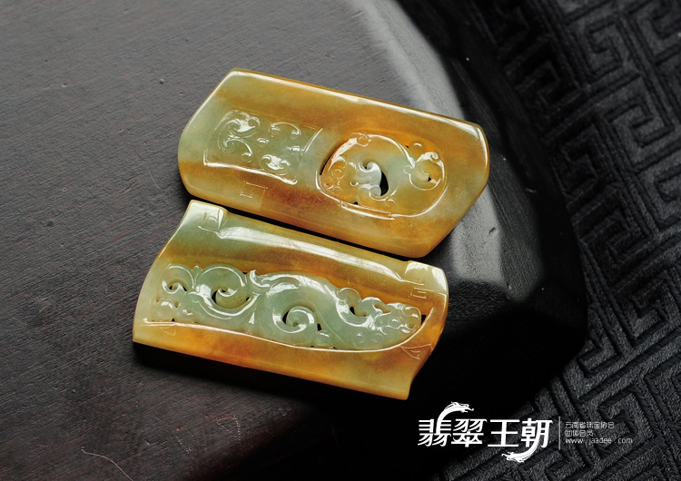 冰种黄翡缅甸翡翠龙凤呈祥挂件(一对)