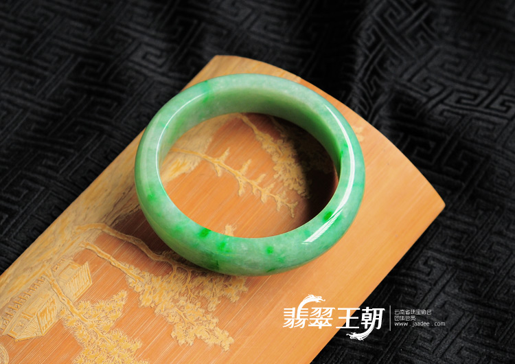 糯冰种飘翠缅甸翡翠手镯(58.3)