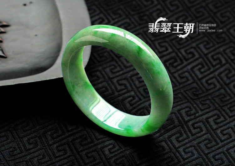 糯冰种飘翠缅甸翡翠手镯(58.4)