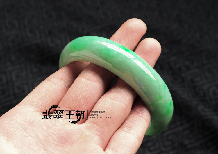 糯冰种飘翠缅甸翡翠手镯(58.4)