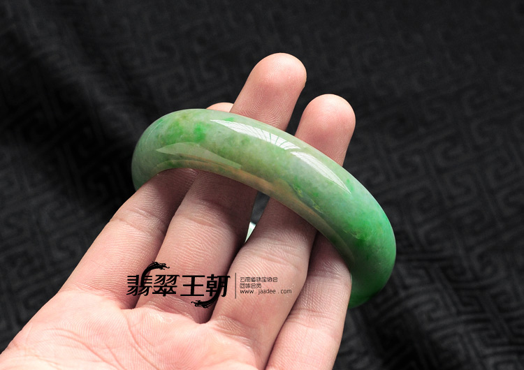 糯冰种飘翠缅甸翡翠手镯(58.3)
