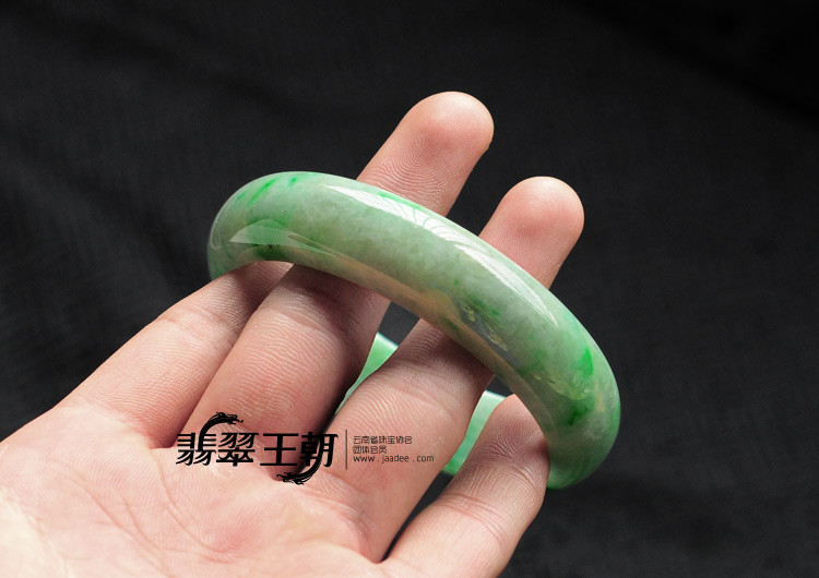 糯冰种飘翠缅甸翡翠手镯(58.4)
