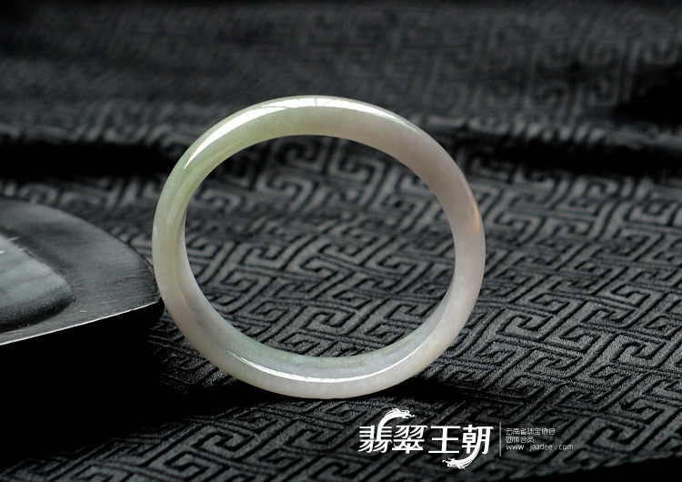 糯冰种晴水紫罗兰缅甸翡翠贵妃镯(54.4-50.2)