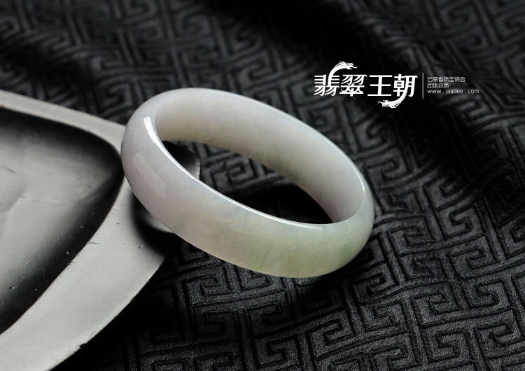 糯冰种晴水紫罗兰缅甸翡翠贵妃镯(54.4-50.2)