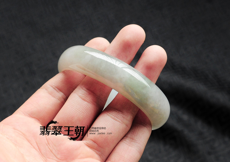 糯冰种晴水紫罗兰缅甸翡翠贵妃镯(58-52.3)