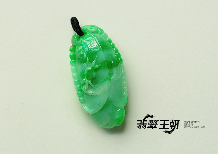 糯冰种翠色缅甸翡翠富甲天下挂件