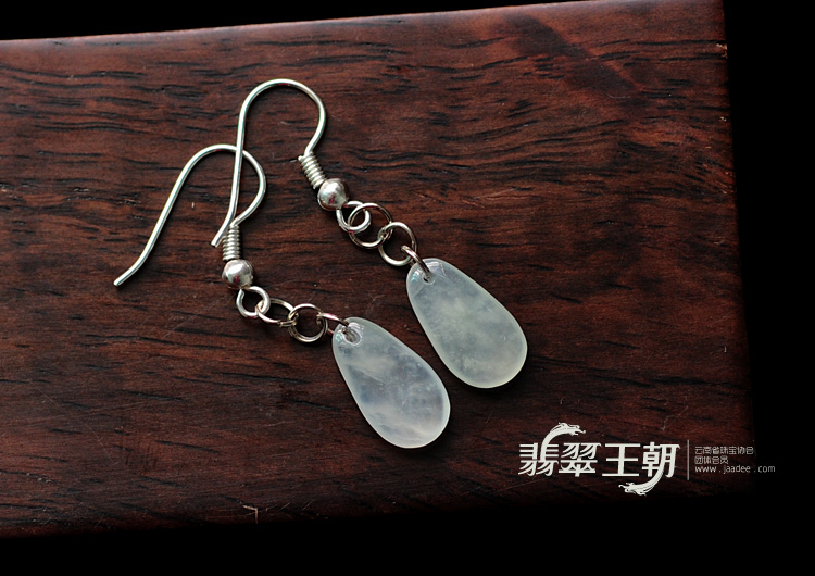 冰种淡晴水缅甸翡翠耳坠