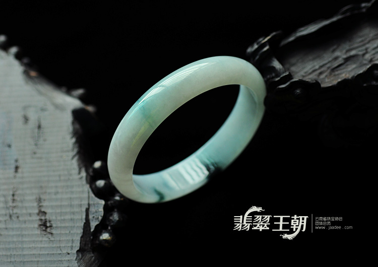 糯冰种飘蓝花缅甸翡翠手镯(58.1)