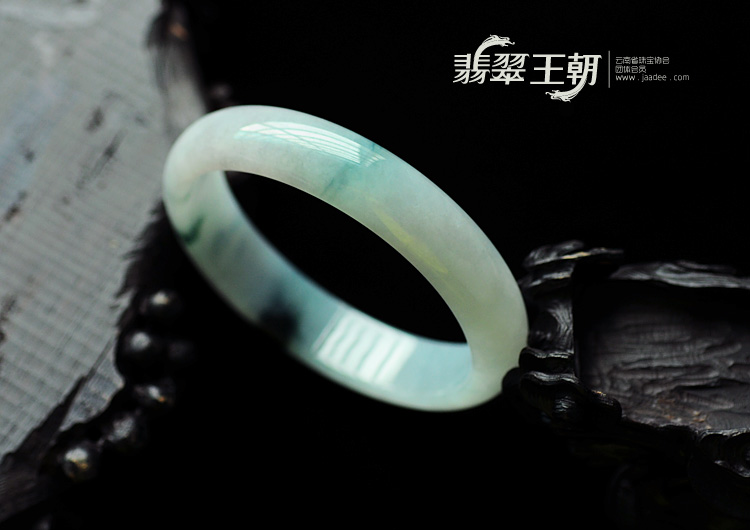 糯冰种飘蓝花缅甸翡翠手镯(58.1)