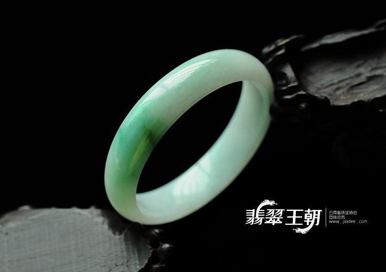 细糯种飘翠缅甸翡翠手镯(59.3)