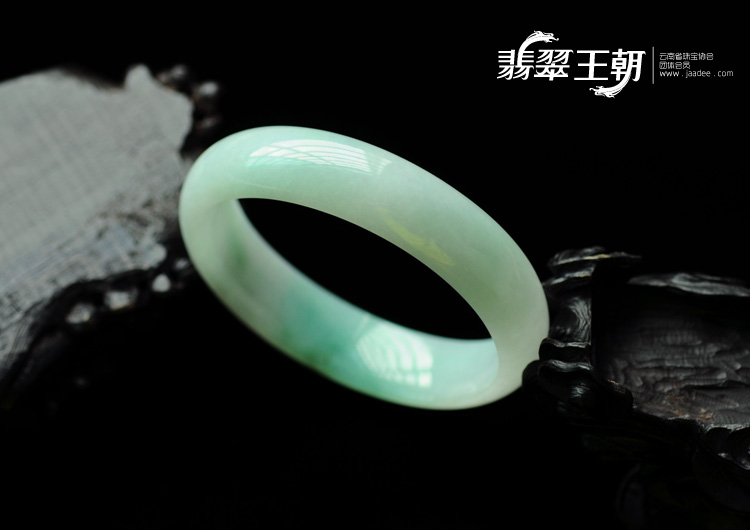 细糯种飘翠缅甸翡翠手镯(59.3)