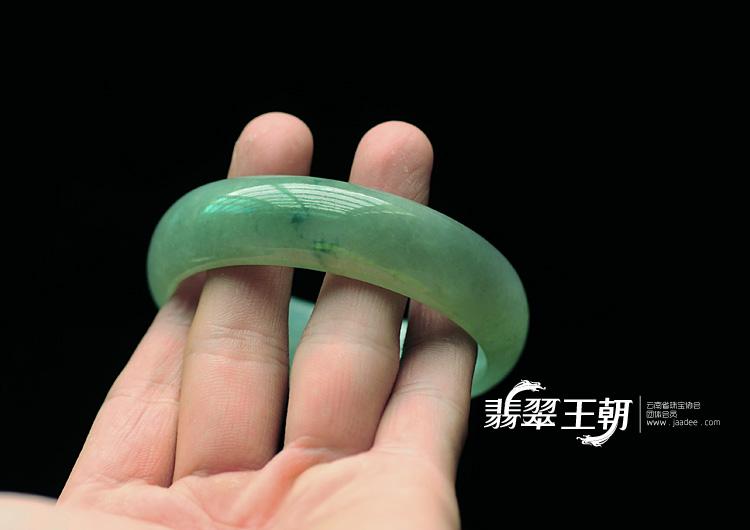 冰种晴水飘花缅甸翡翠手镯(55.7)