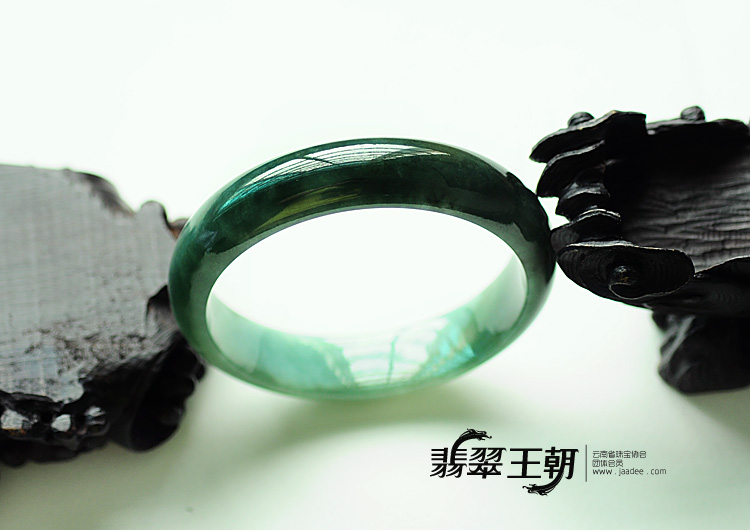 糯冰种蓝晴水缅甸翡翠手镯(56.1)