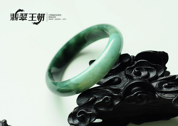 糯冰种蓝晴水缅甸翡翠手镯(56.1)