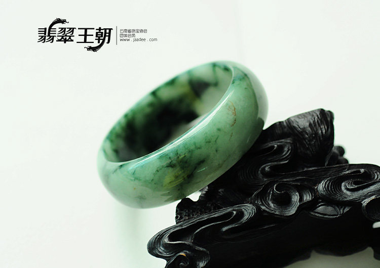 糯冰种飘花缅甸翡翠手镯(55.7)