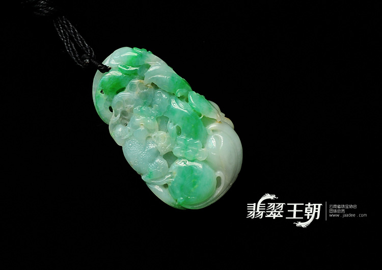 糯冰种黄加绿缅甸翡翠富甲天下挂件